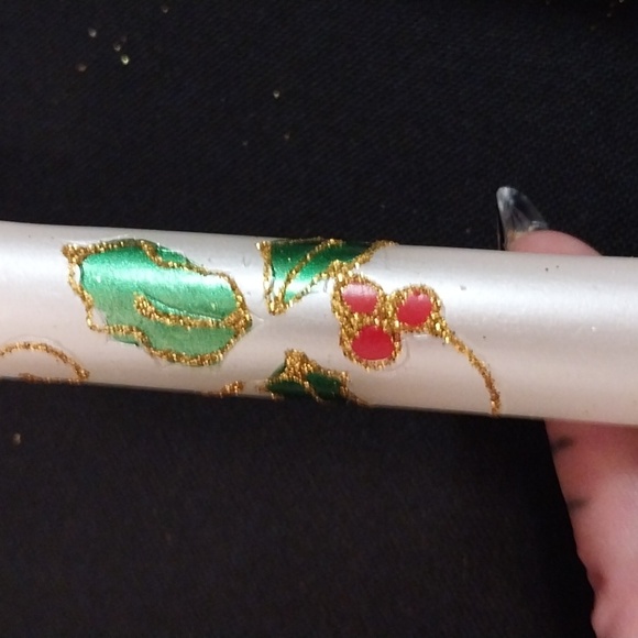 🎄HOLIDAY GLITTER HOLLY AND BERRY TAPER candles - Picture 4 of 5